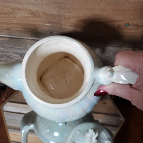 Loma of Arizona 1960's Footed Coffee/Hot Cocoa Pot - Server - Irridescent White - Picture 13 of 13